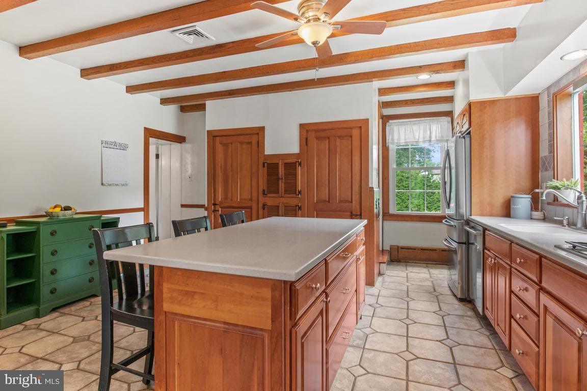 895 Summerset Place photo 13