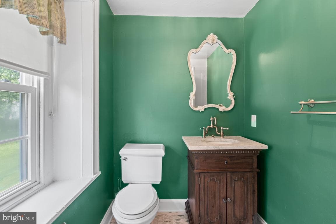 895 Summerset Place photo 19
