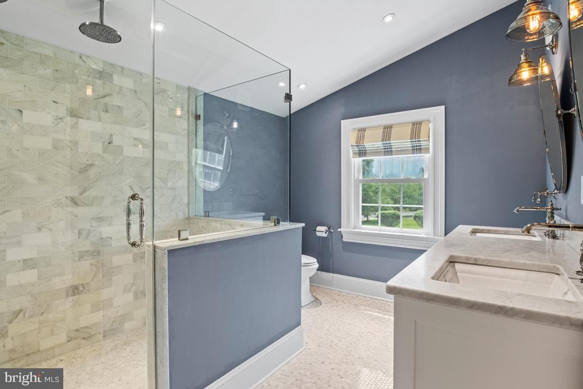 895 Summerset Place photo 23