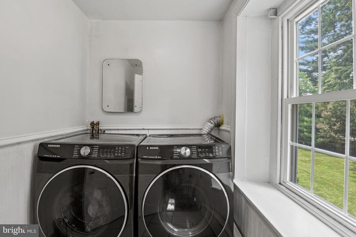 895 Summerset Place photo 31