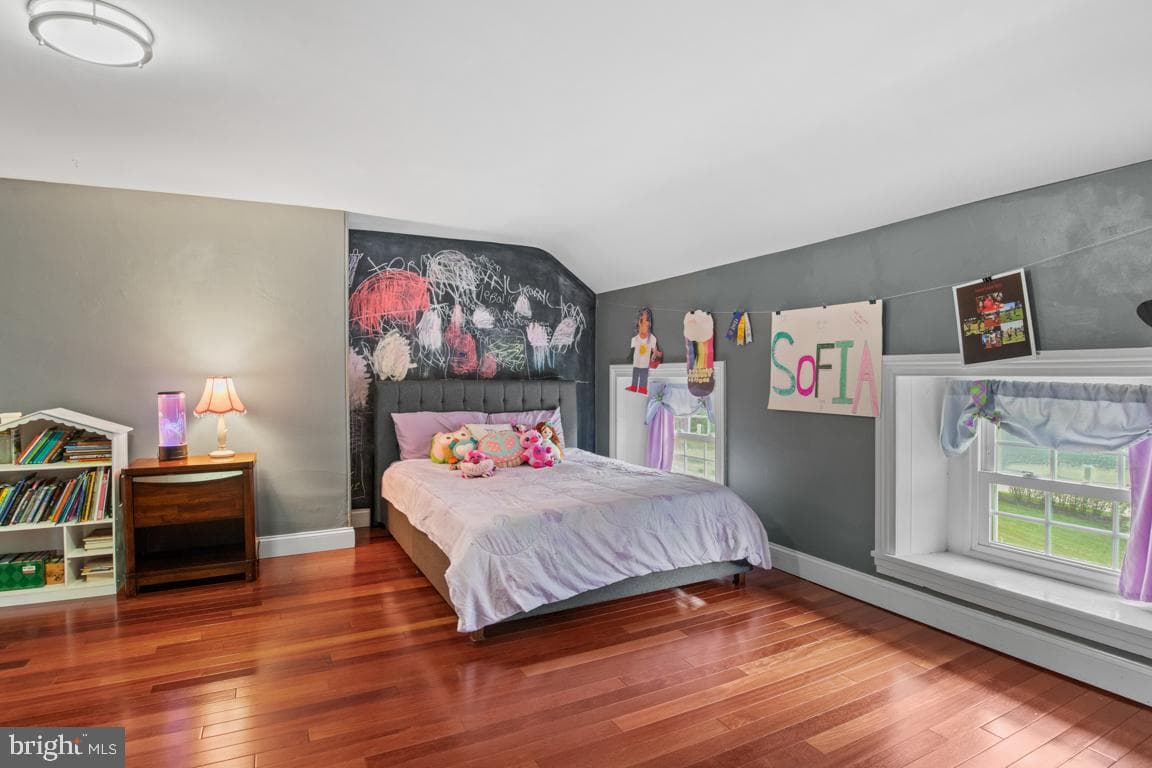 895 Summerset Place photo 36