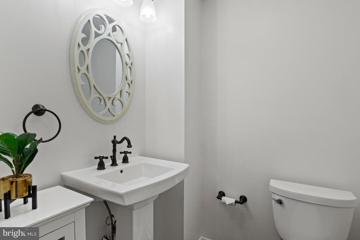 895 Summerset Place photo 39