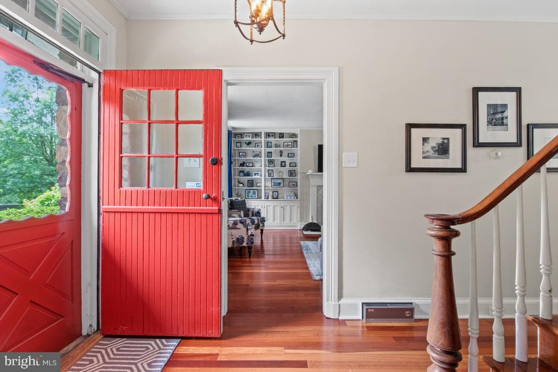 895 Summerset Place photo 4
