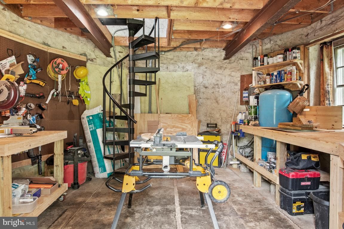 895 Summerset Place photo 42