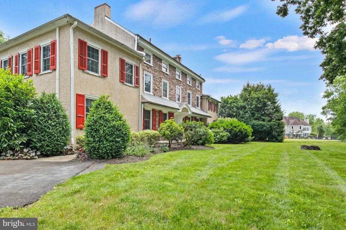 895 Summerset Place photo 47