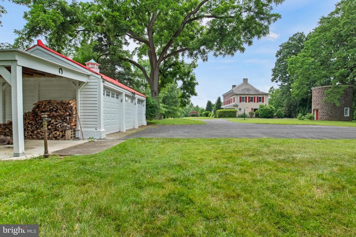 895 Summerset Place photo 50
