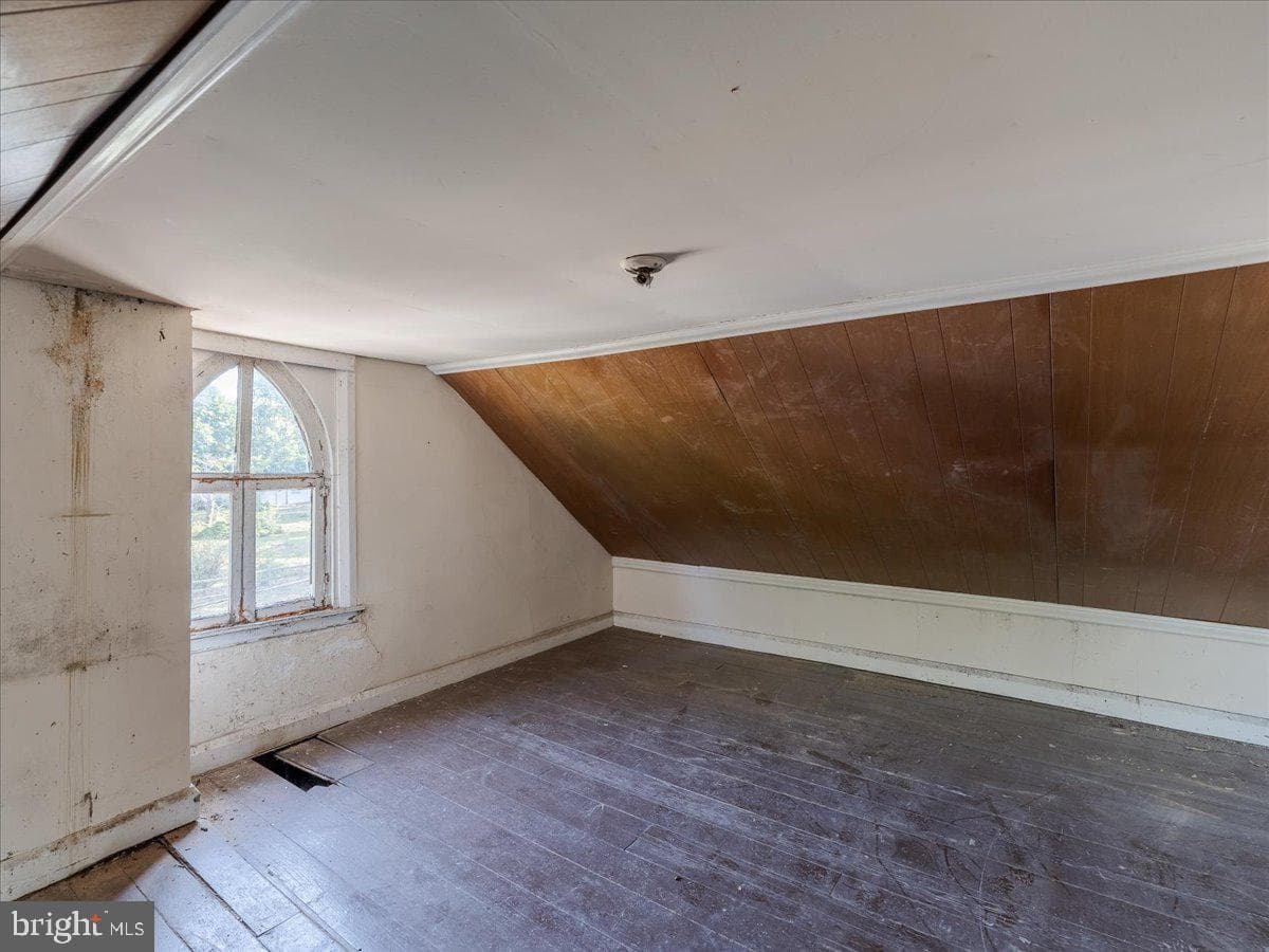 802 Collegeville Road photo 32