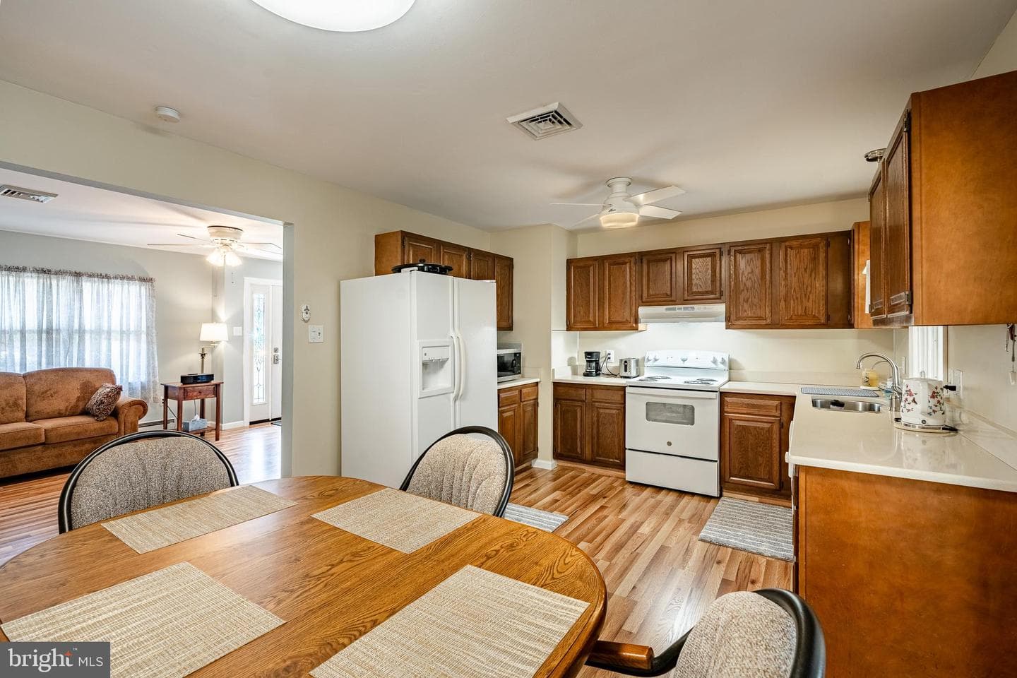 452 Burdan Drive photo 10