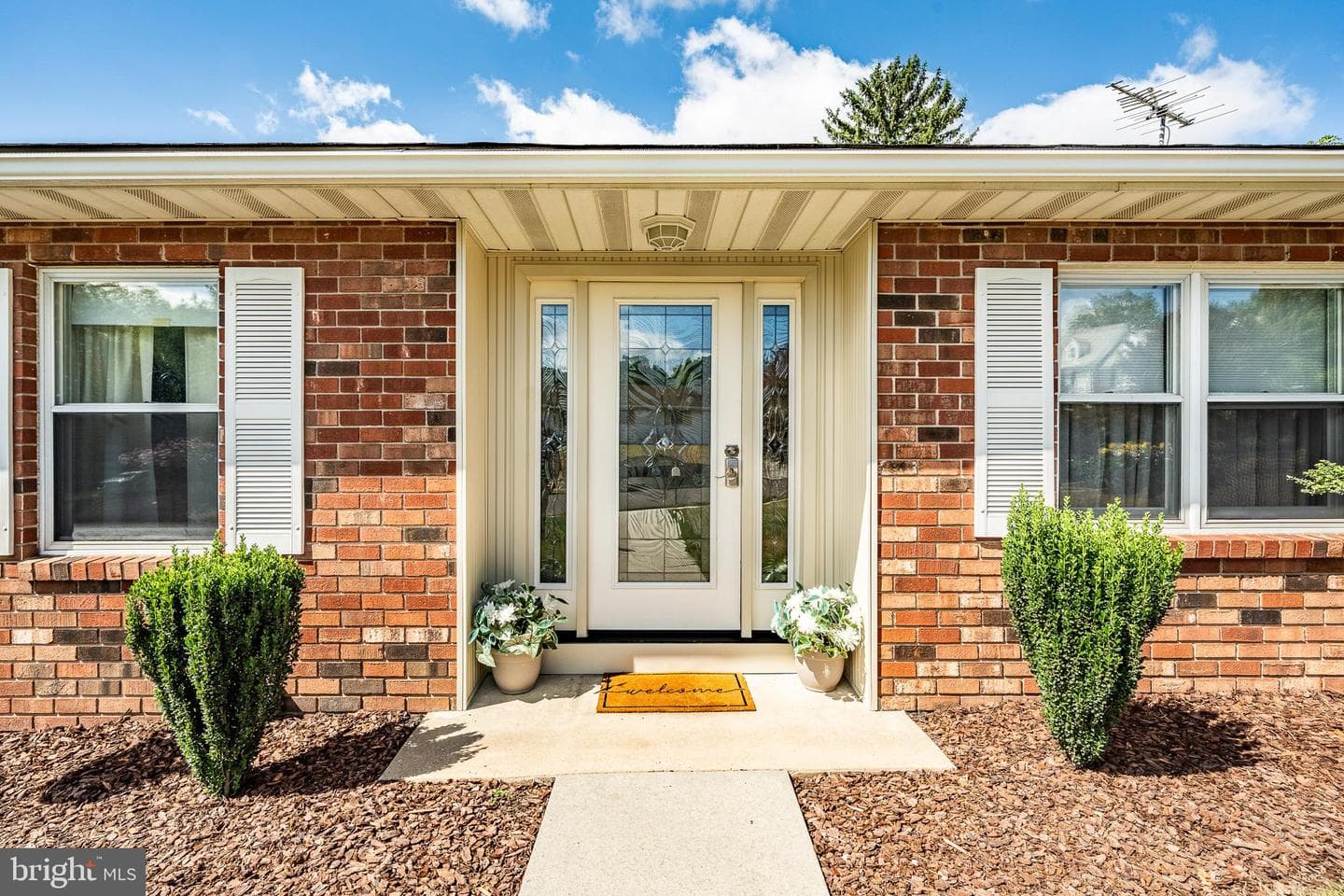 452 Burdan Drive photo 3