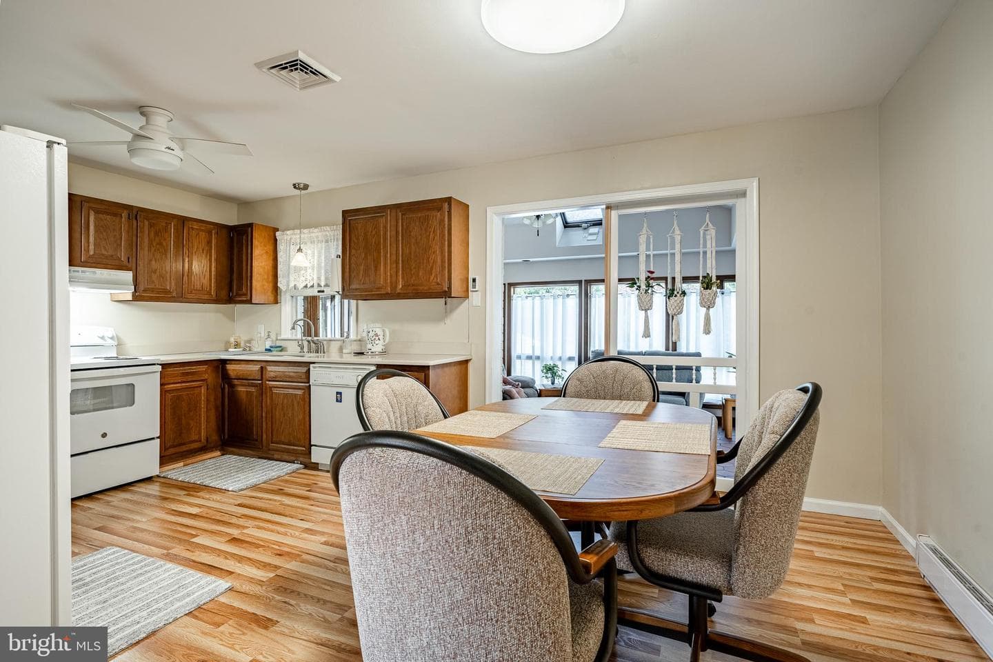 452 Burdan Drive photo 8