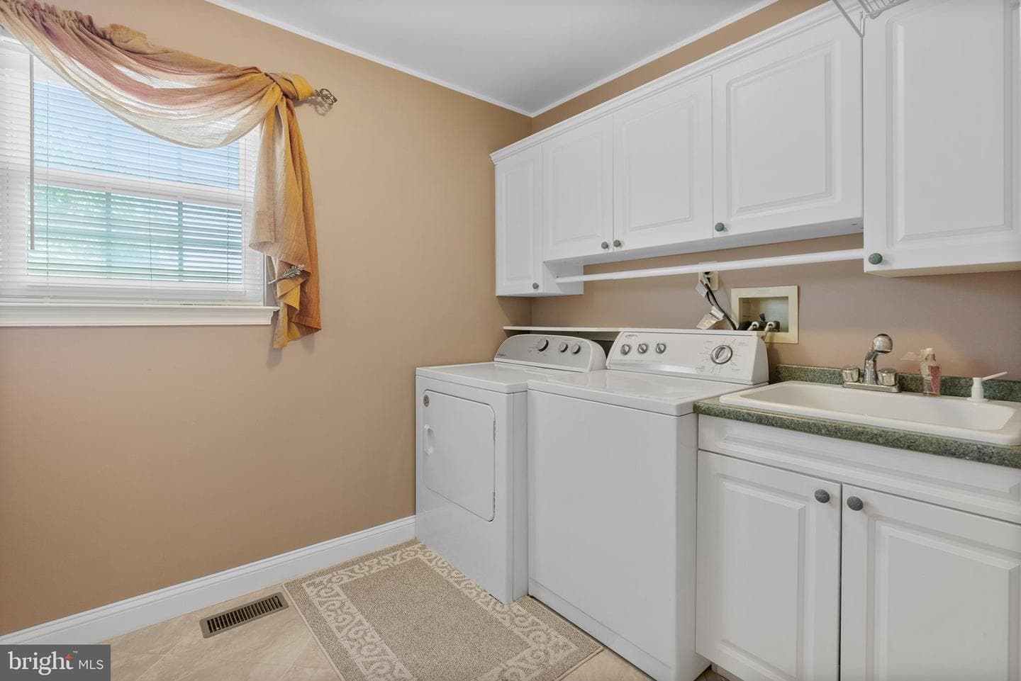 128 Banbury Avenue photo 26