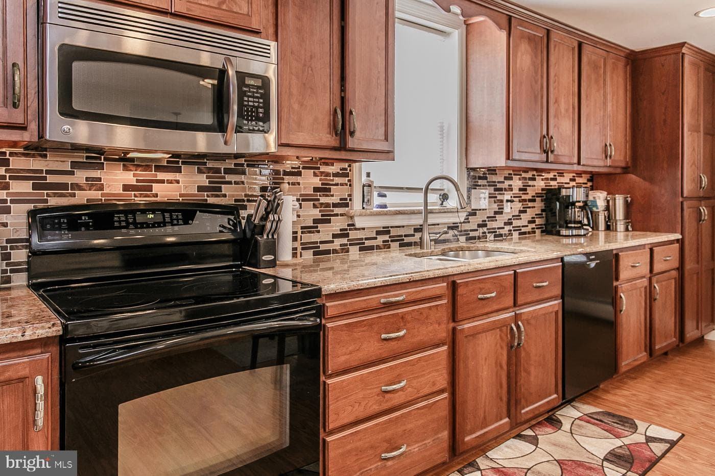 641 King Road photo 20