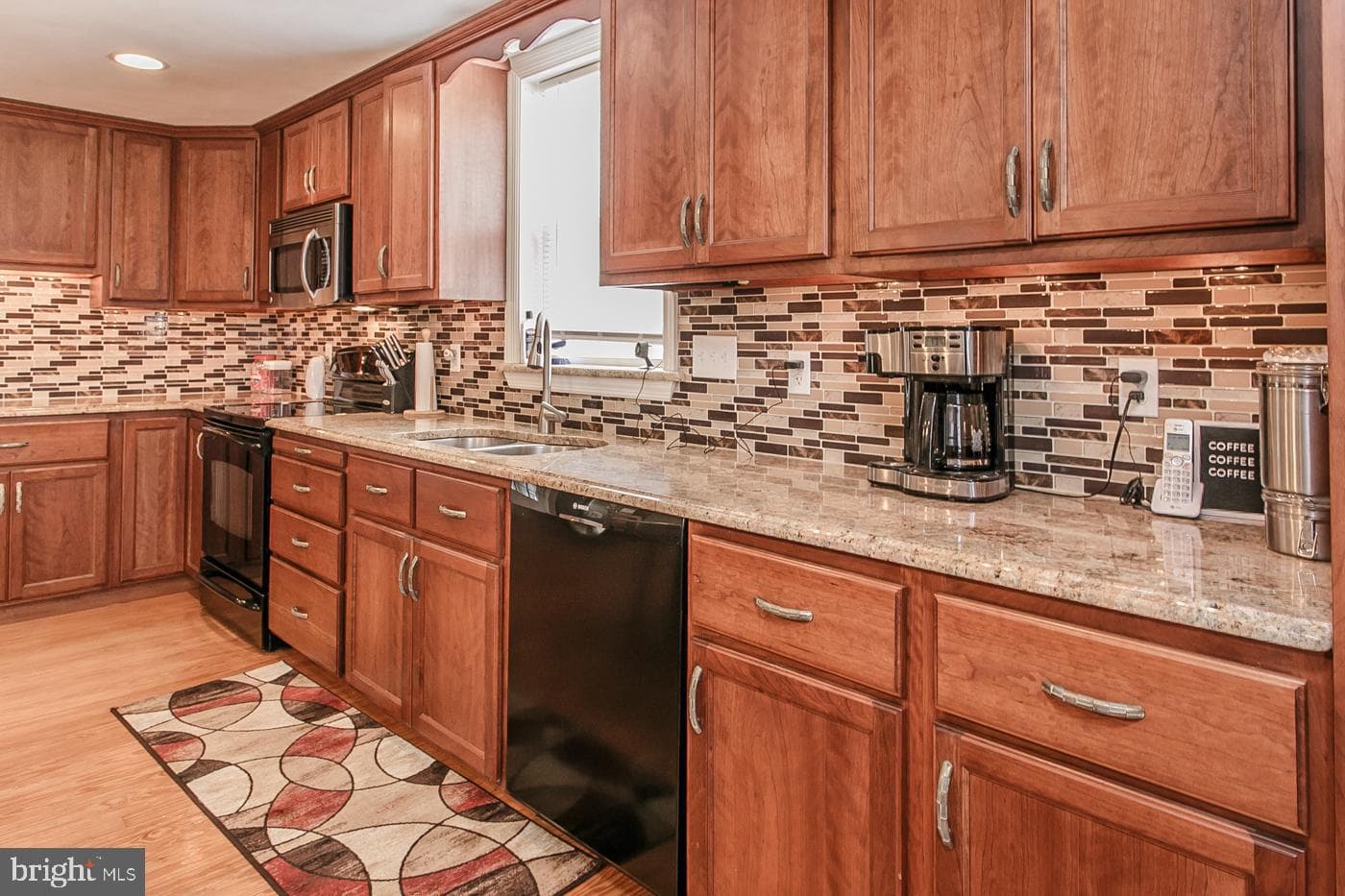 641 King Road photo 22