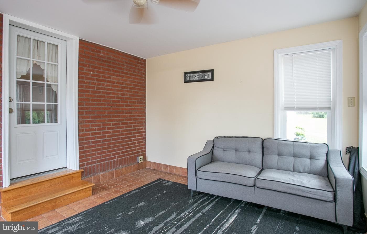 641 King Road photo 23