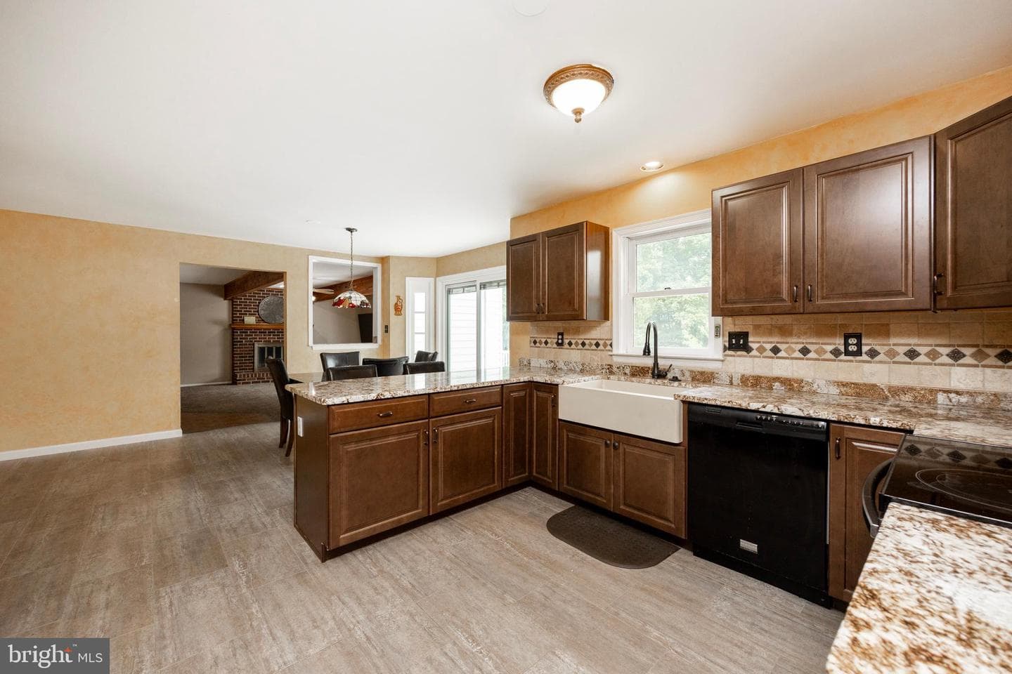 206 E Buchert Road photo 10