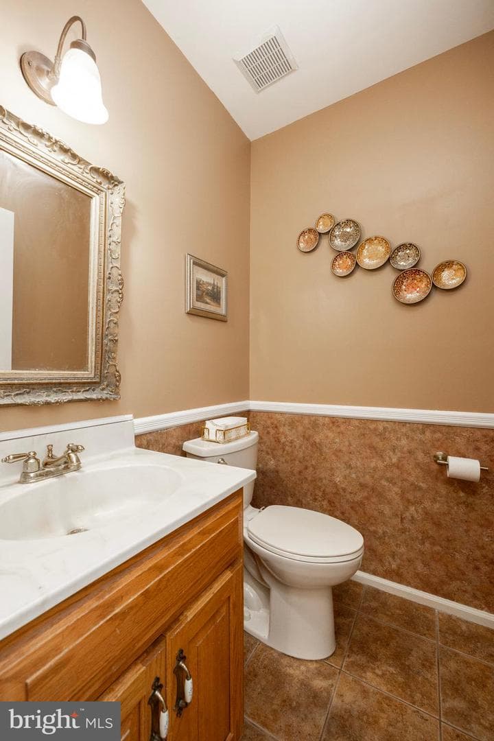 206 E Buchert Road photo 18