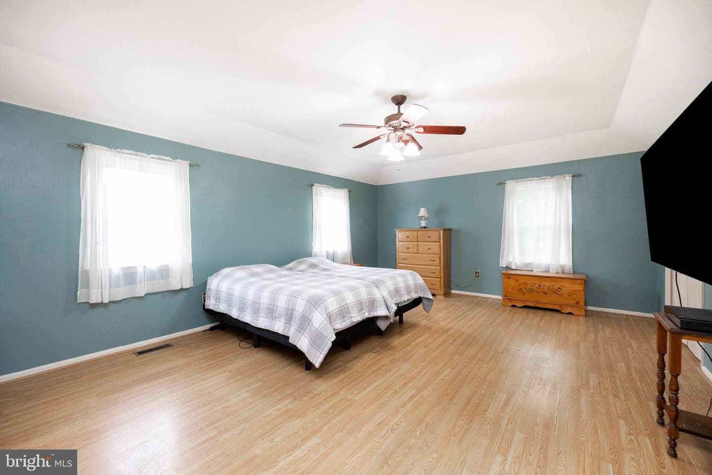 206 E Buchert Road photo 24