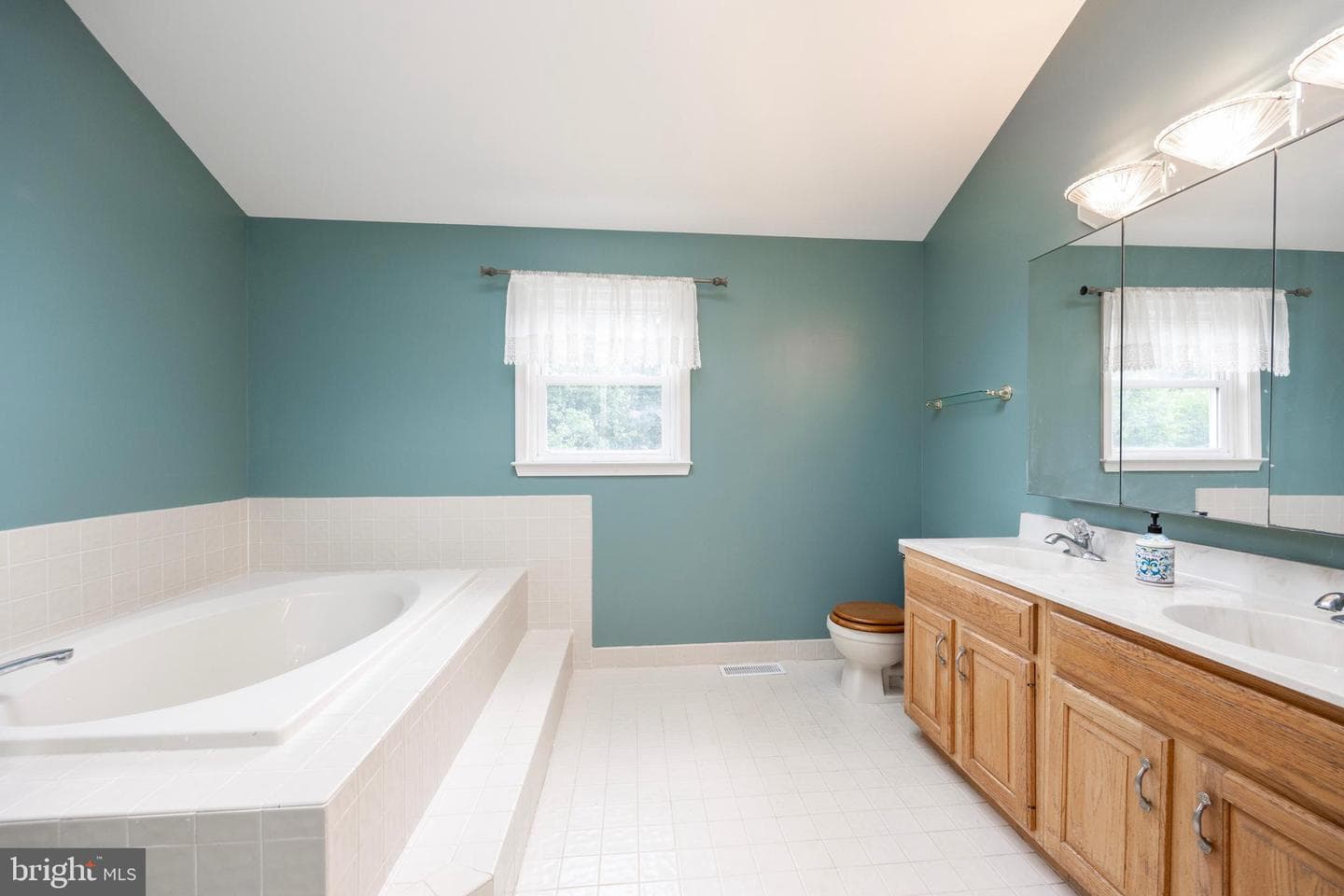 206 E Buchert Road photo 28