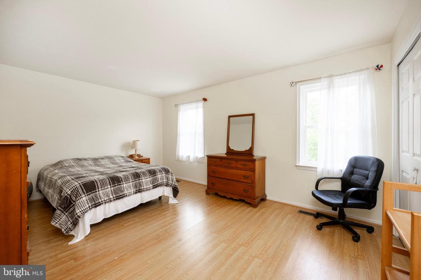 206 E Buchert Road photo 33