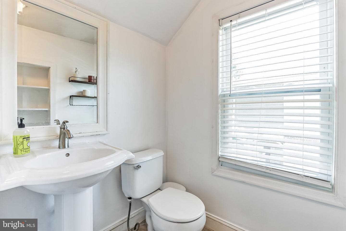 1018 Belleview Avenue photo 13