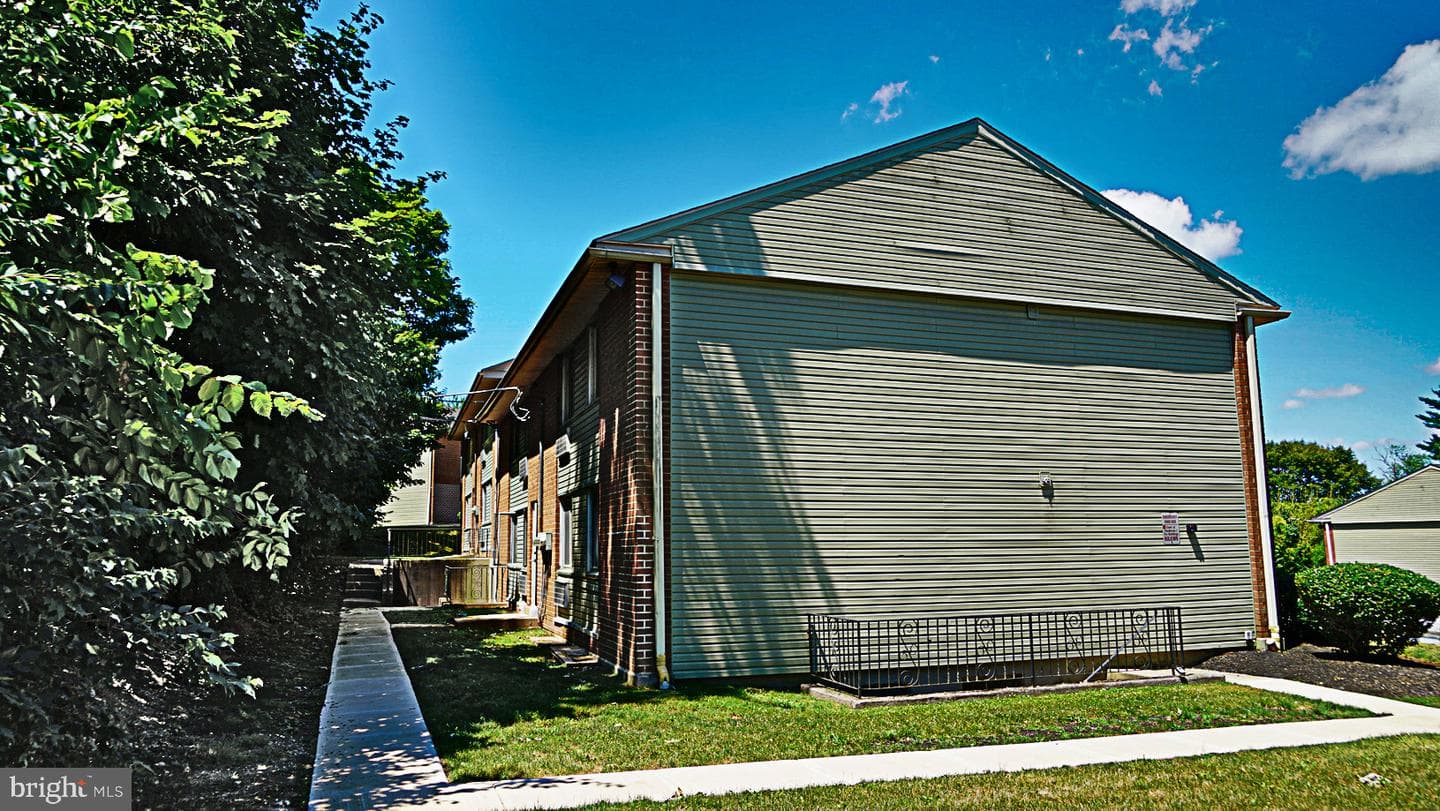 250 Tanglewood Lane #l4 photo 3