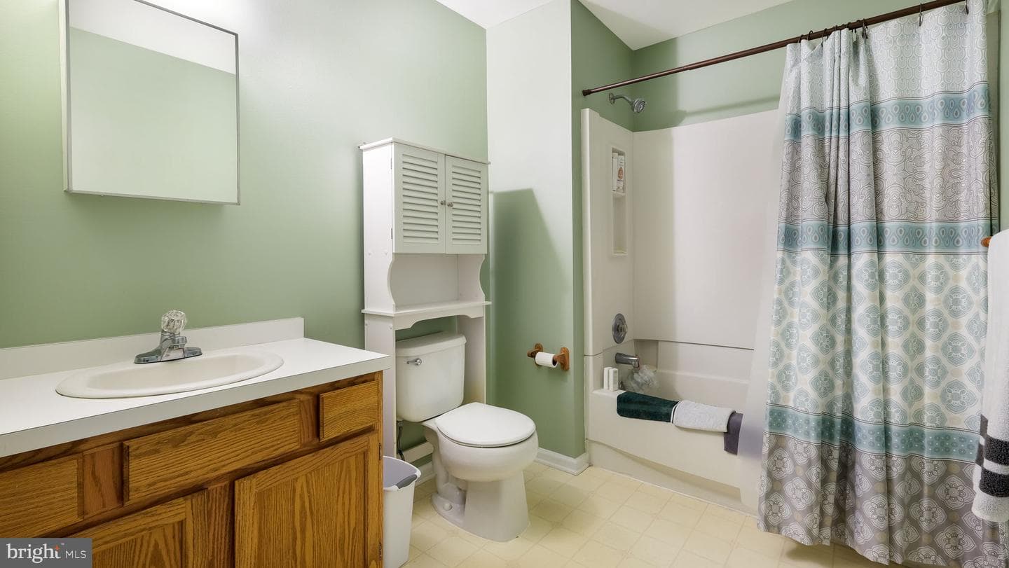 326 Pondview Drive photo 13
