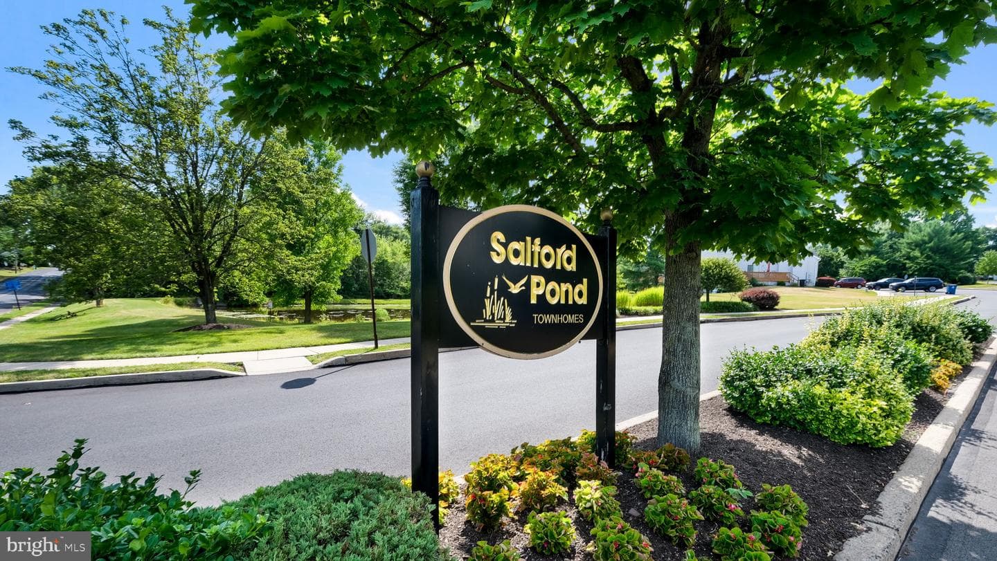 326 Pondview Drive photo 21