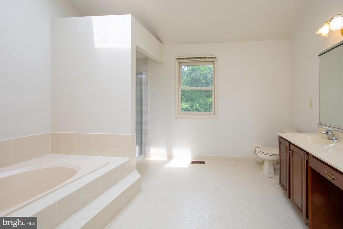 203 Steeplechase Drive photo 21