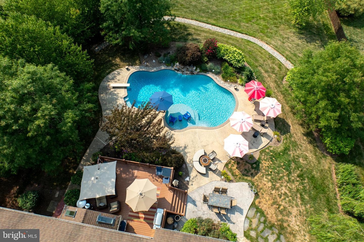 1086 Chelsea Way photo 3