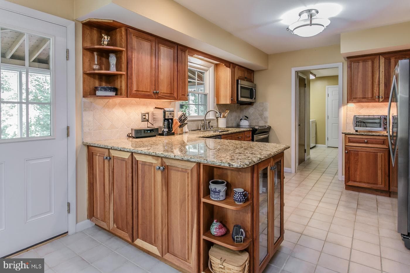 2211 Oak Terrace photo 12