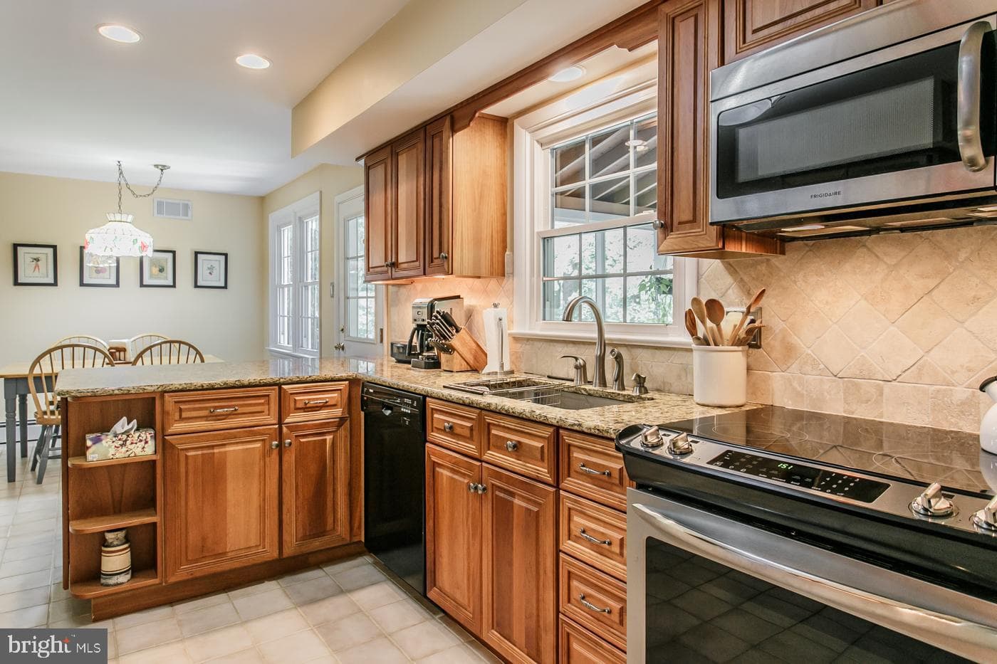 2211 Oak Terrace photo 14