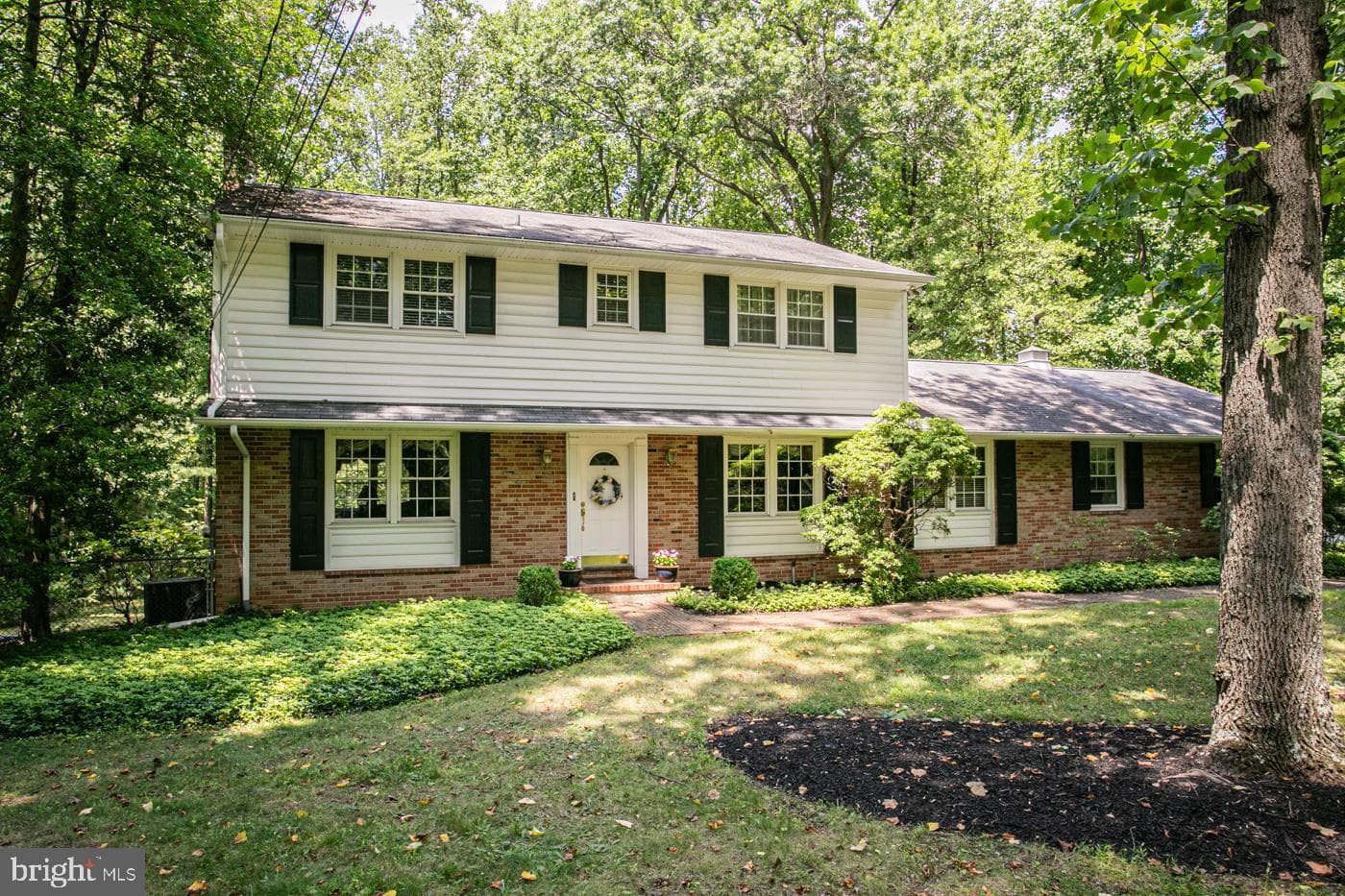 2211 Oak Terrace photo 2