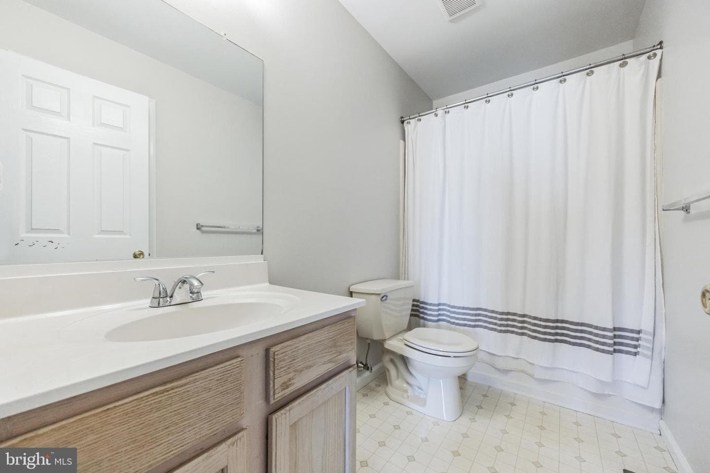 515 Williamsburg Way photo 19