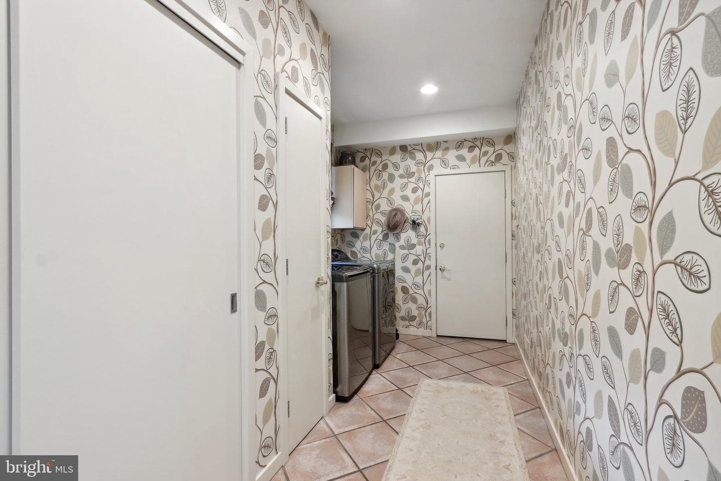 534 Pondview Road photo 16
