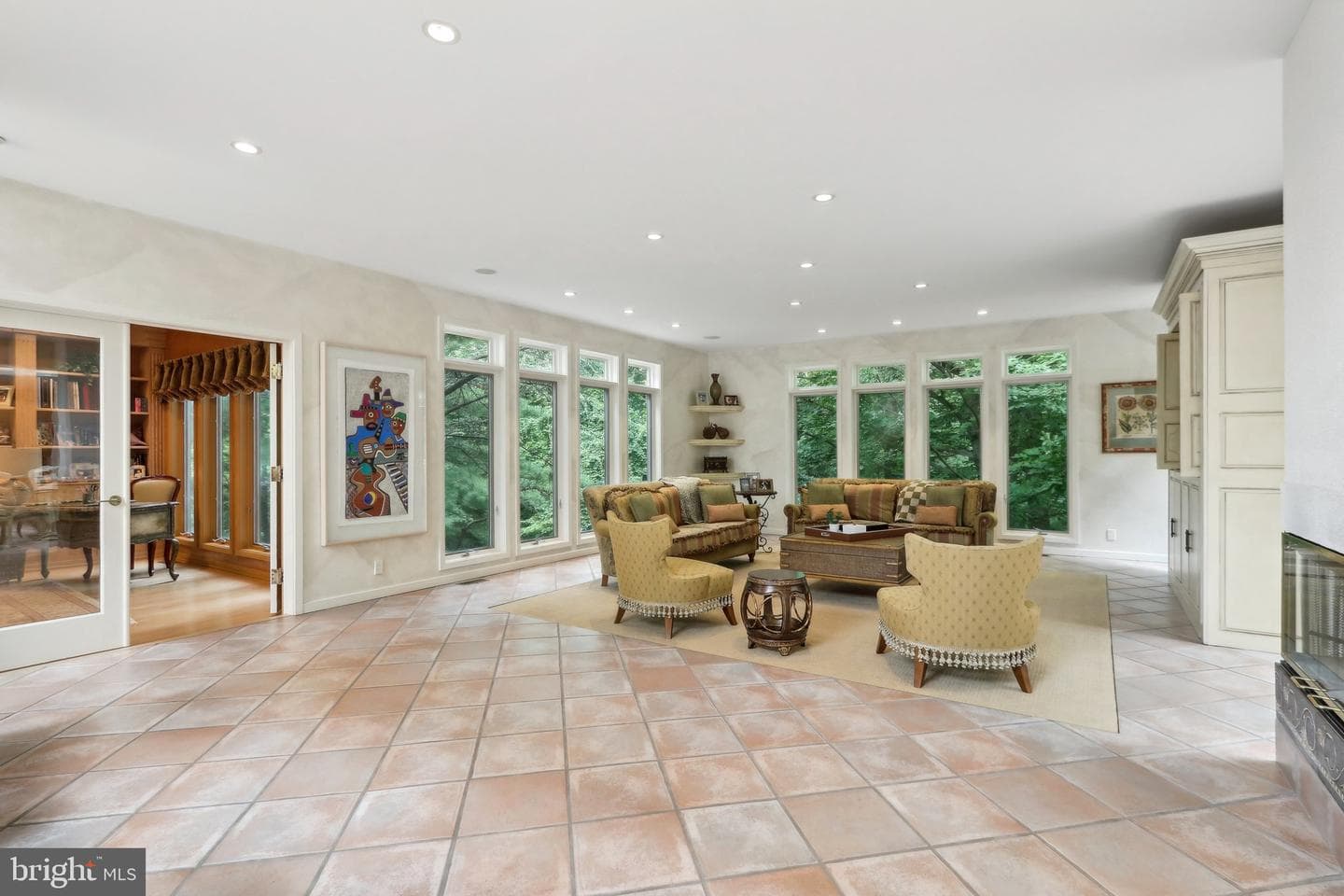 534 Pondview Road photo 2