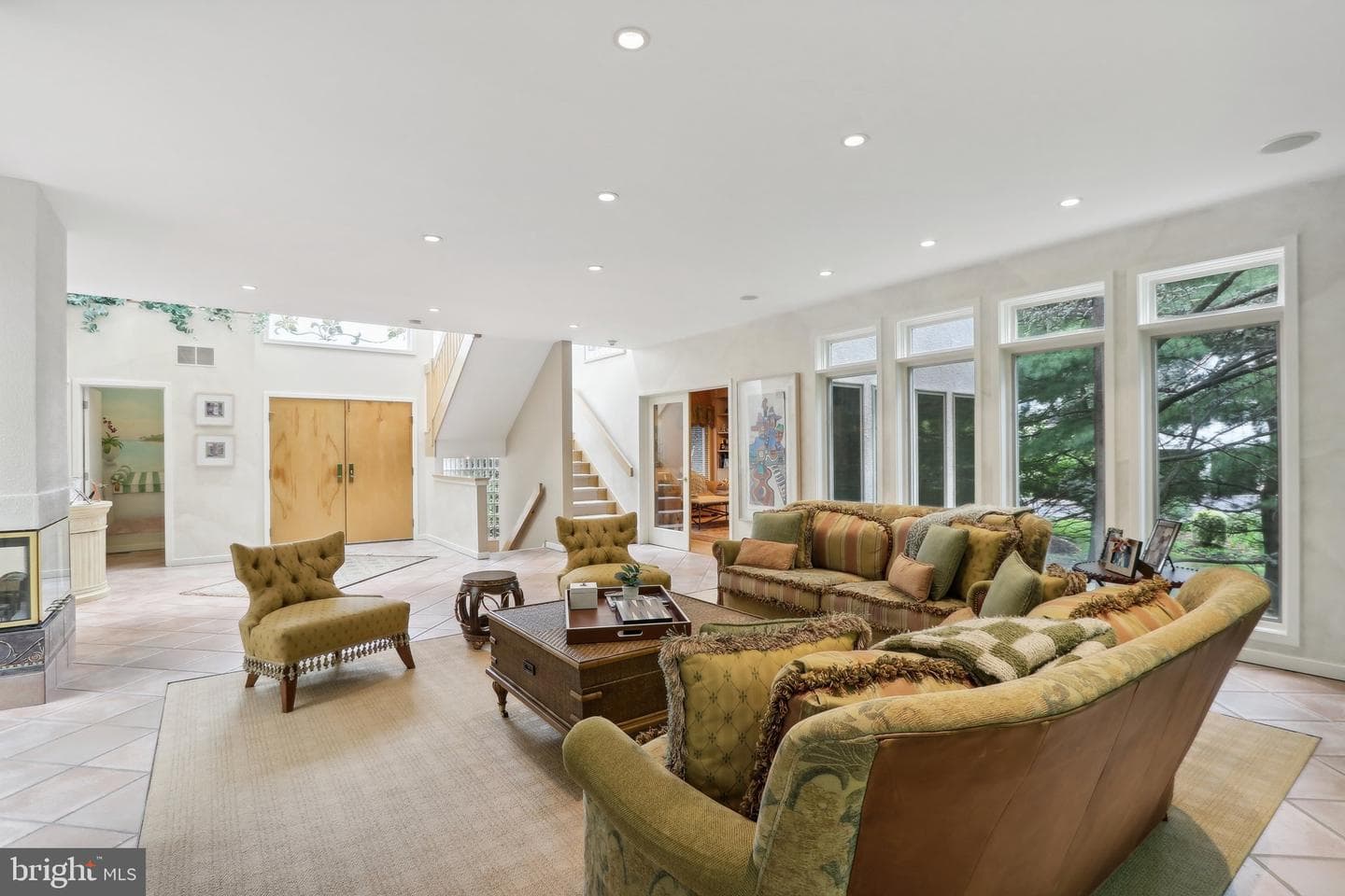 534 Pondview Road photo 3