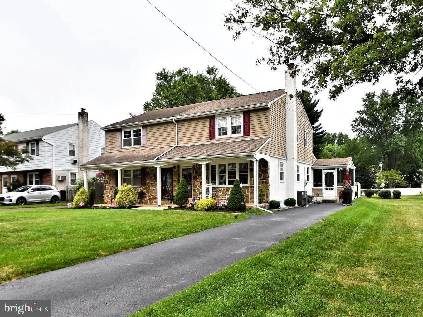 678 S 5th Avenue photo 1