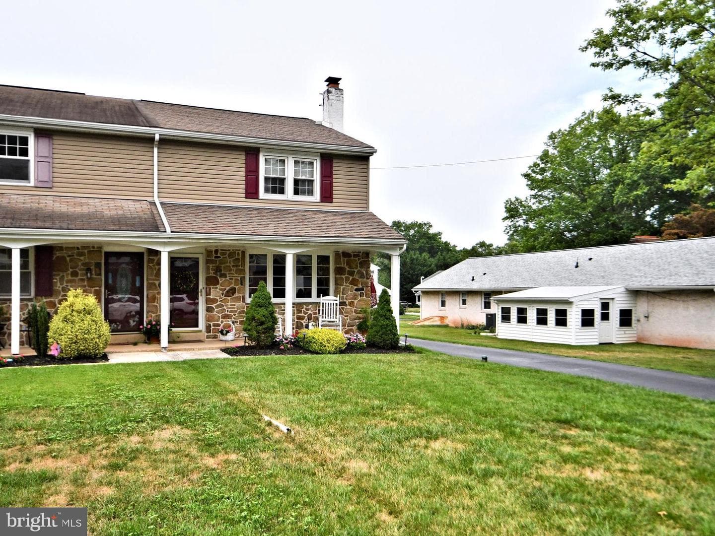 678 S 5th Avenue photo 3