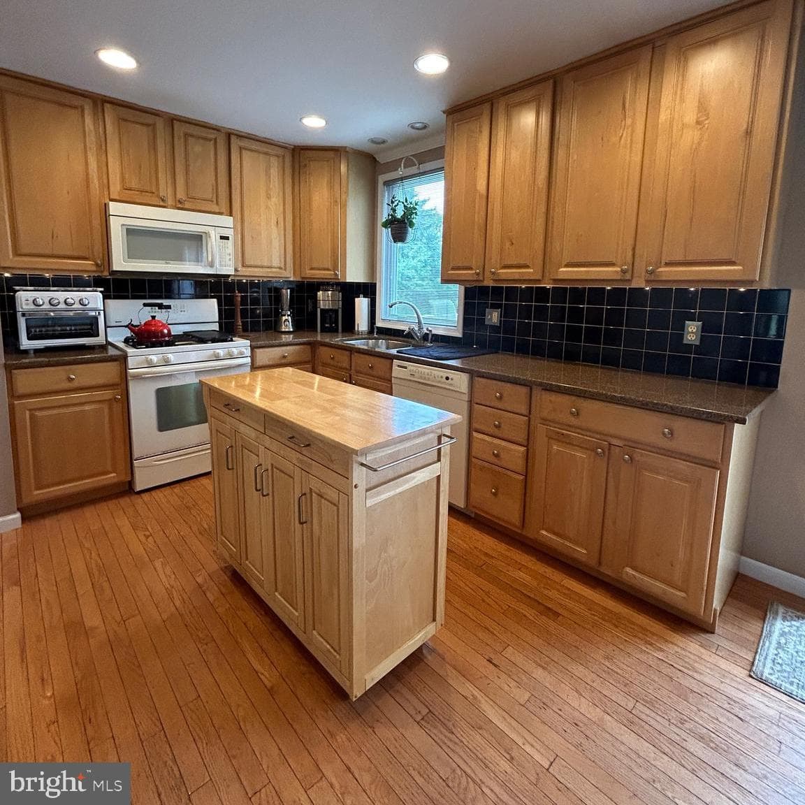 316 Mill Road photo 8