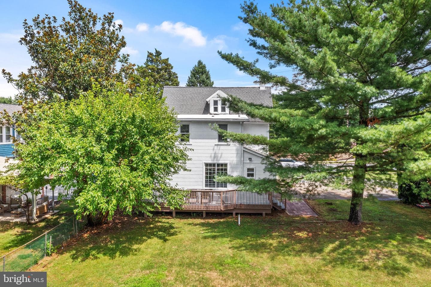 105 W North Lane photo 40