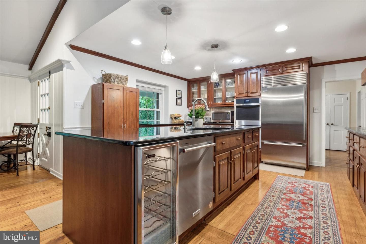 429 Morris Avenue photo 8