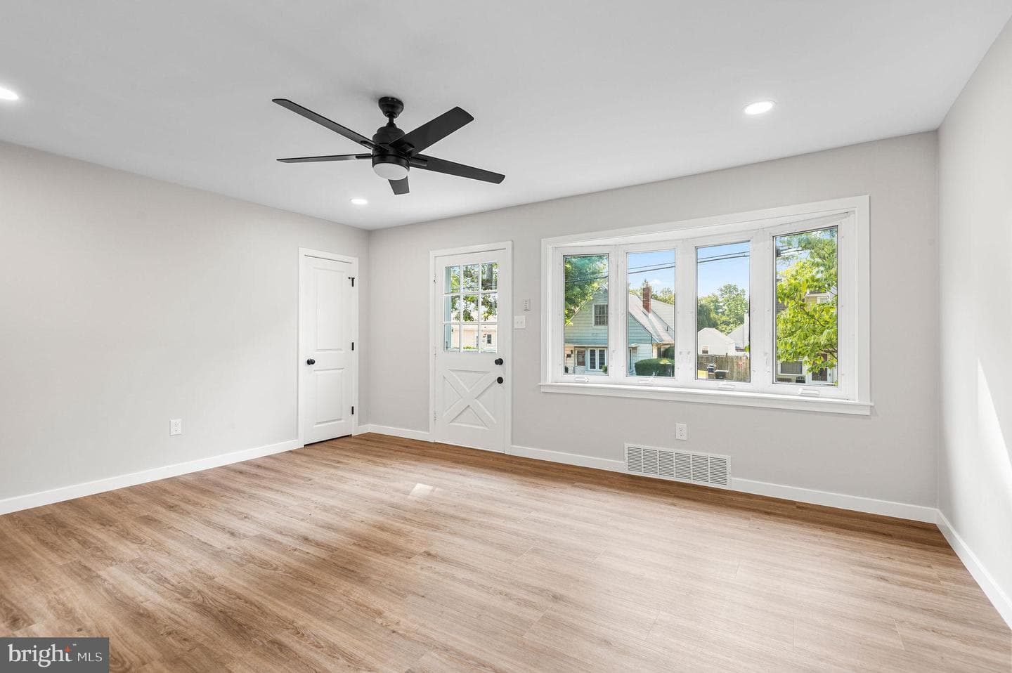 604 Tennis Avenue photo 18
