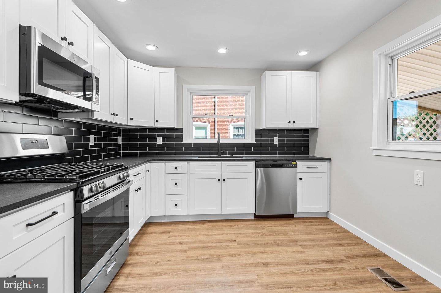 604 Tennis Avenue photo 2
