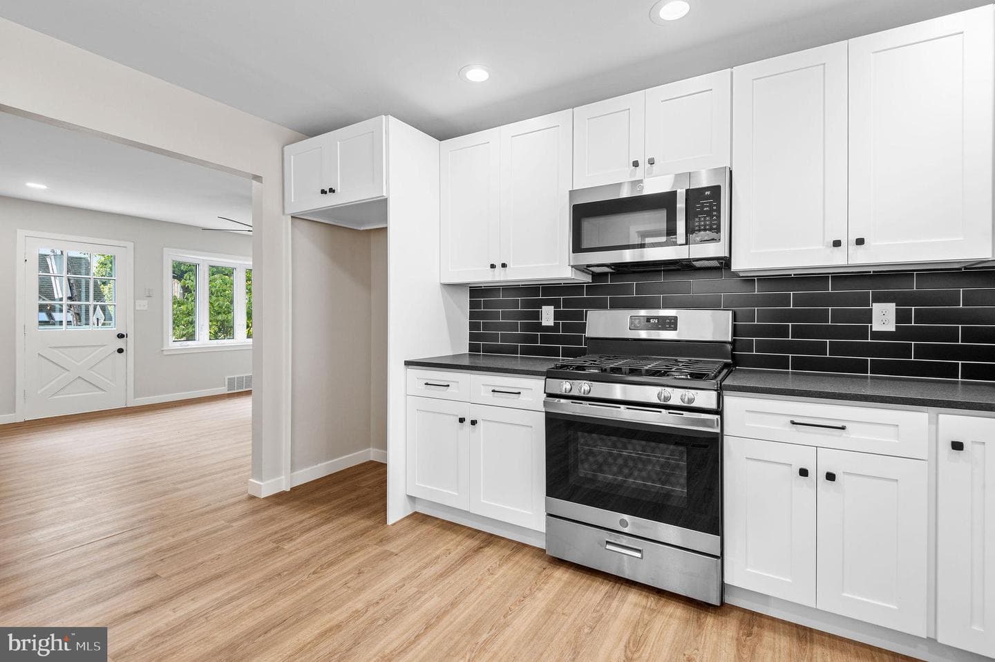 604 Tennis Avenue photo 3