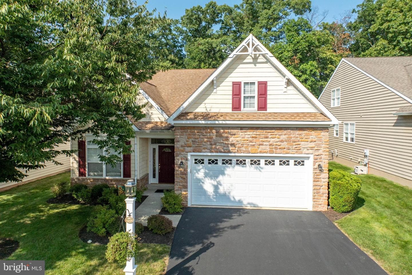4369 Sweetbriar Drive photo 2