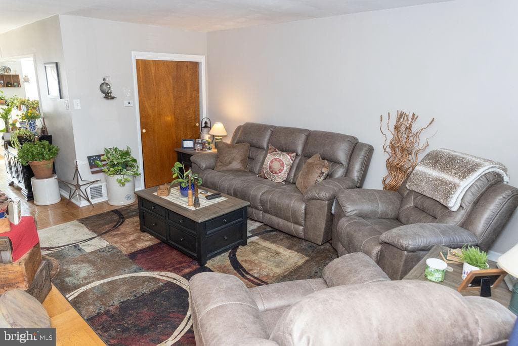 38 Orange Avenue photo 6