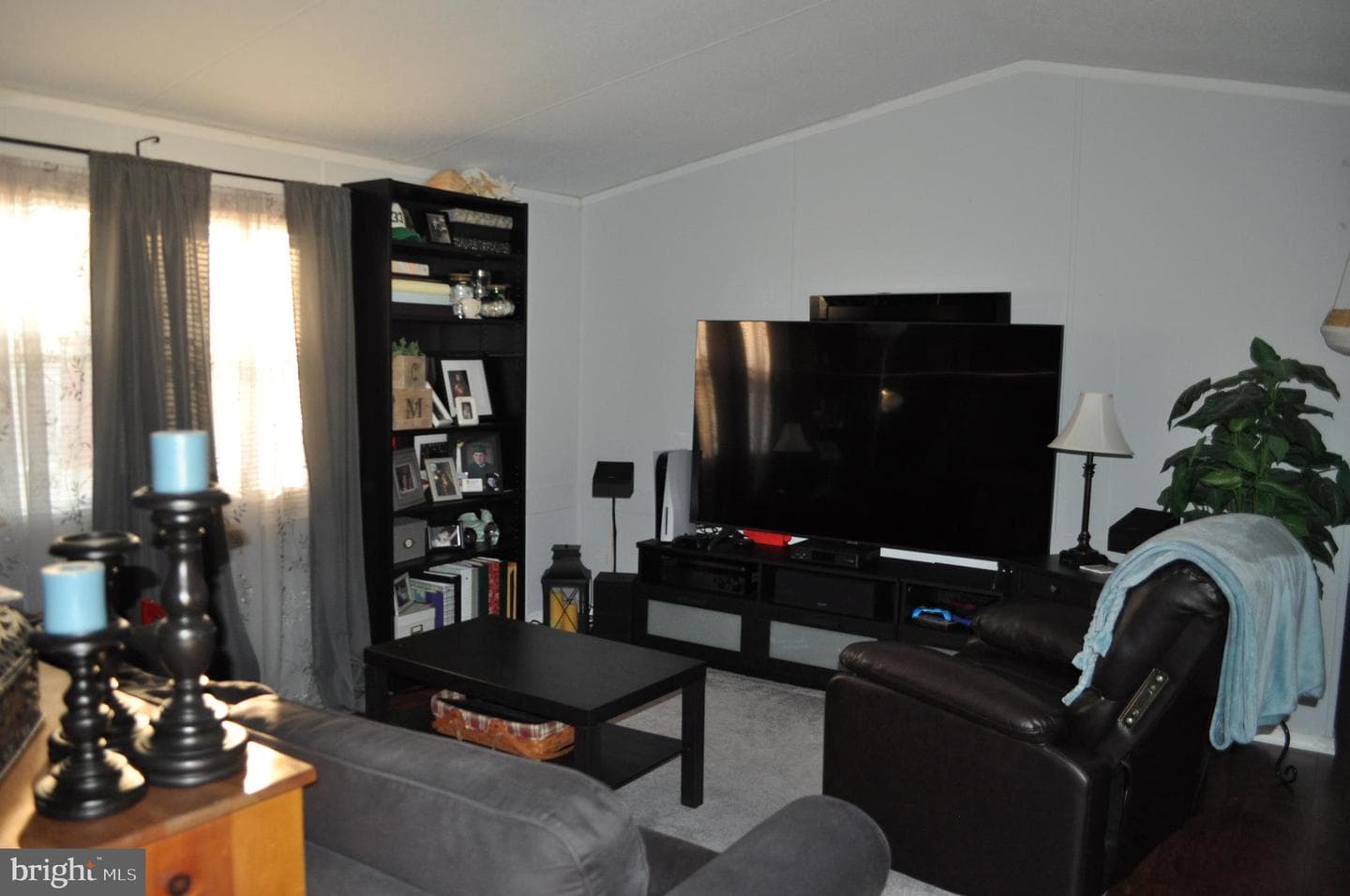 48 N Barry Avenue photo 6