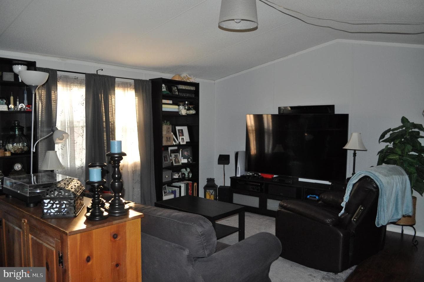 48 N Barry Avenue photo 7