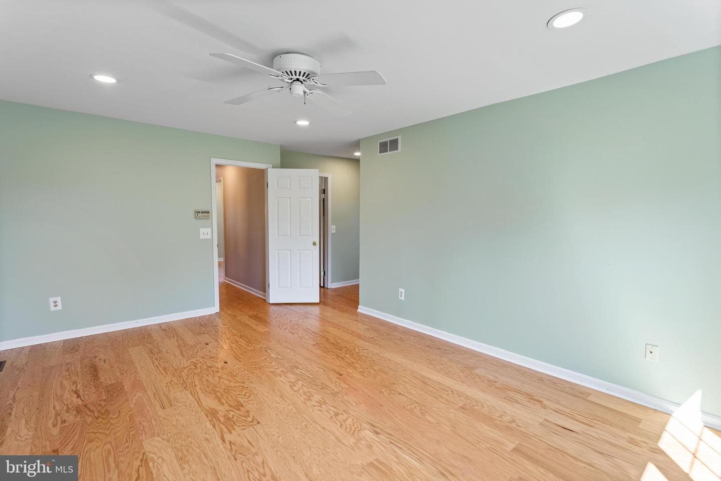 433 Country Club Drive photo 14