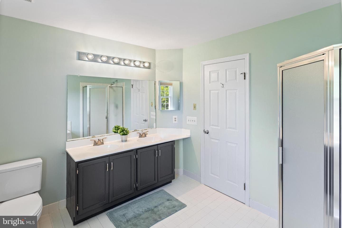 433 Country Club Drive photo 15